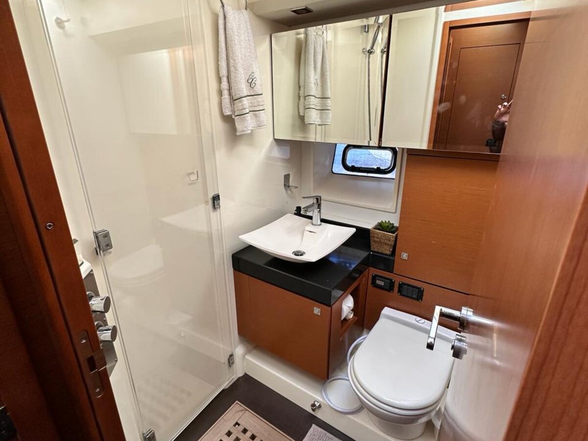Prestige 60 - Banheiro com box e ducha